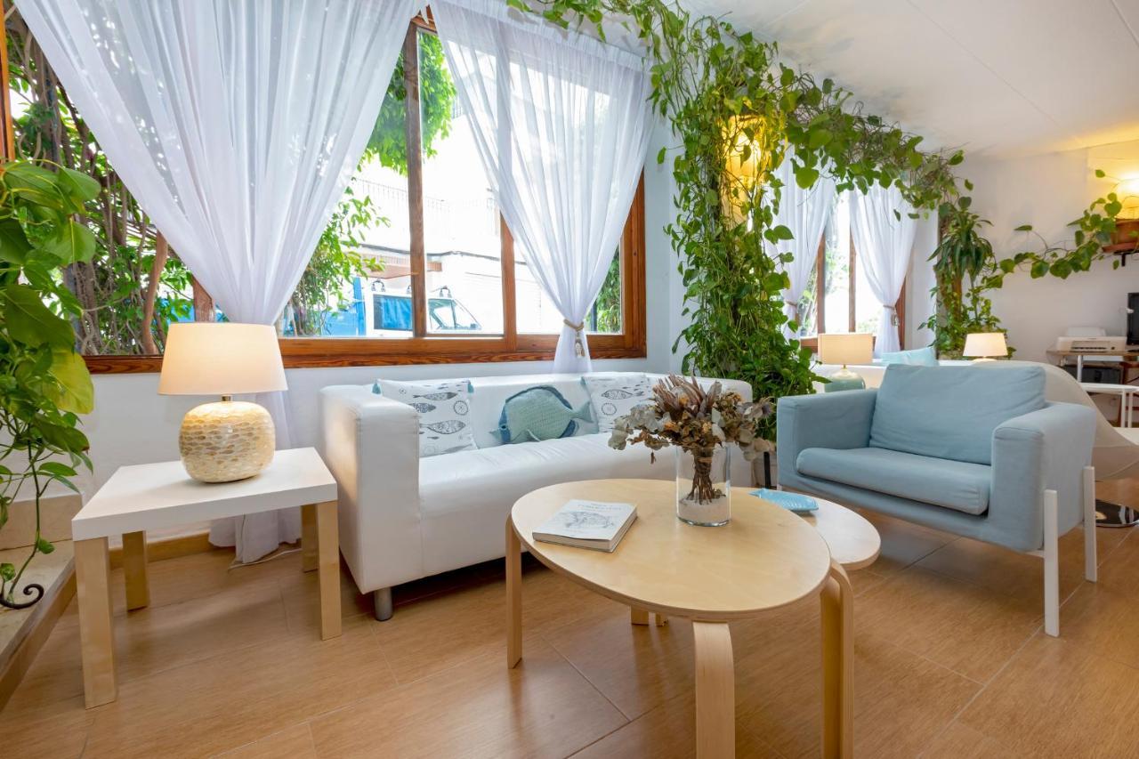 Hostal Manolita Сан-Антонио-Абад Экстерьер фото
